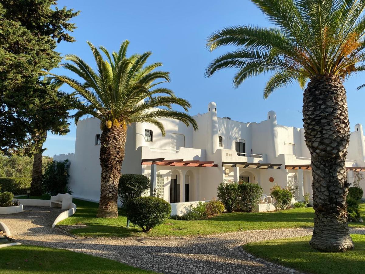 Superb Beach Townhouse At Vila Gaivota Resort Ferragudo Bagian luar foto